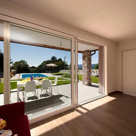 Villa Sleeps 6 Pool *