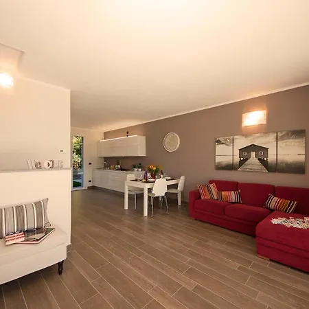 Sleeps 6 Pool