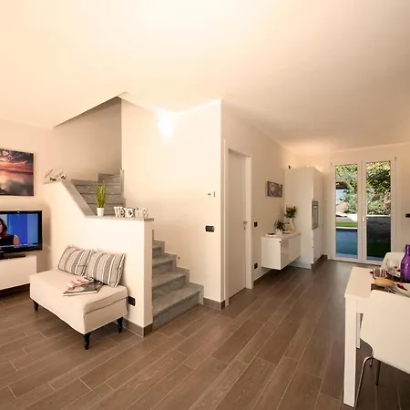 Sleeps 6 Pool Besozzo