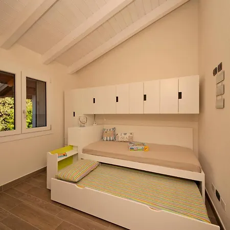 Sleeps 6 Pool * Besozzo