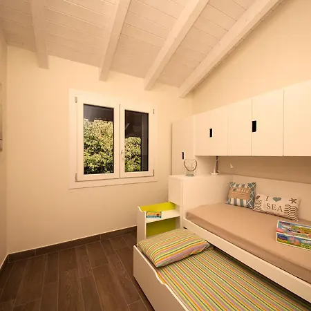 Sleeps 6 Pool *
